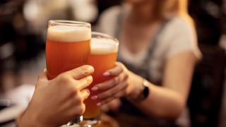 Да "спасиш" бирата: Пивоварна в Япония превръща непродадено пиво в джин