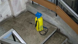 Геноцид е 14 дни човек да няма достъп до жива