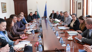 Как да се разпределят отпуснатите 8 300 000 лв обсъдиха