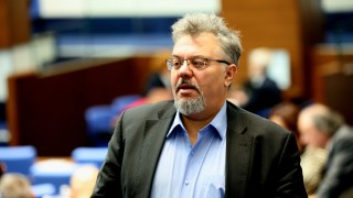 Още един скандал избухна в Народното събрание Парламентарната група на