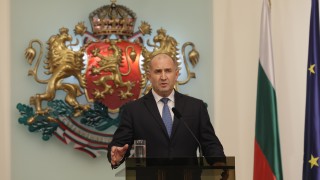 България има нужда от реална промяна Властта е бламирана Оставката