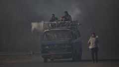 Хиляди палестинци бягат от Газа преди предстоящата израелска офанзива