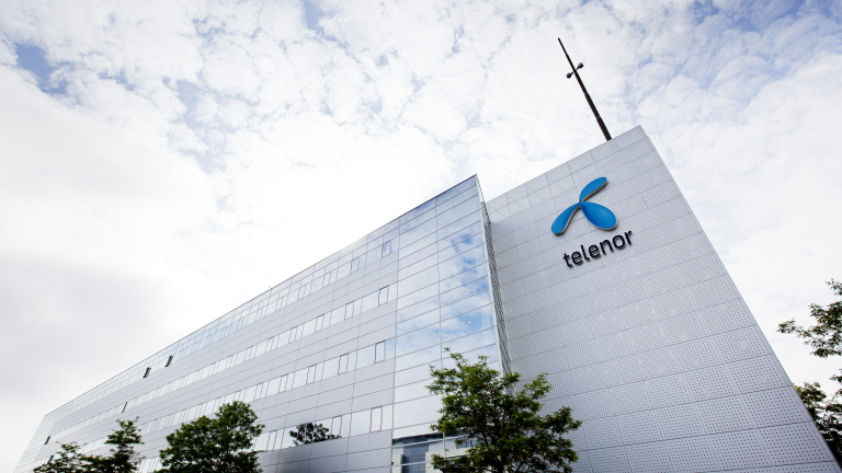 Telenor разпродава акции в конкурентната VimpelCom за $556 милиона