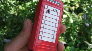 Класическата лондонска телефонна кабина стана мобилна