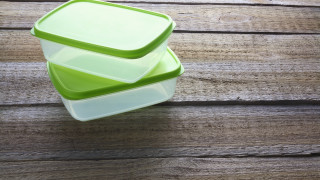 Лесен трик за идеално чисти пластмасови кутии
