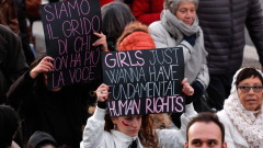 Хиляди протестираха срещу насилието над жените в целия свят 
