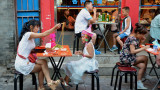 Китайците харчат по ресторанти повече пари от БВП на Швеция