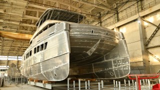 Международният яхтен производител Bering Yachts работи активно на новата си