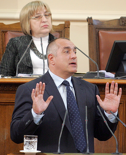Социалистки притискат Борисов в парламента
