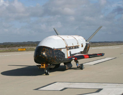 Мистериозен американски военен космически самолет се завърна на Земята