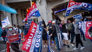 Президентът на САЩ Доналд Тръмп води пред кандидата на Демократическата