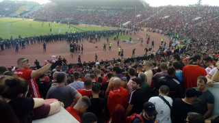 Близо 40 000 фенове на ЦСКА и Левски изпълниха Националния