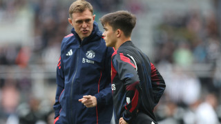 Бившият халф на Манчестър Юнайтед Дарън Флетчър официално беше назначен