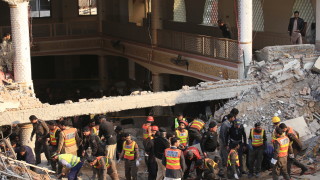 Властите в Пакистан арестуваха 23 заподозрени от които и полицаи