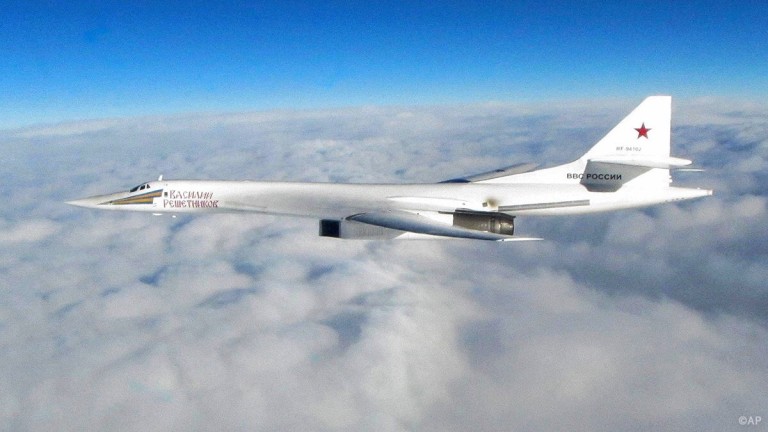 Норвегия и Великобритания следят отблизо два ракетоносача Ту-160 на Русия