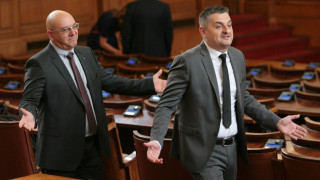 Червени кадри гневни на Кирил Добрев