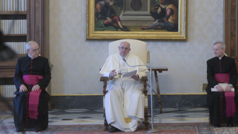 Папата: Коронавирусът може да е отговорът на природата за лекомислените хора 