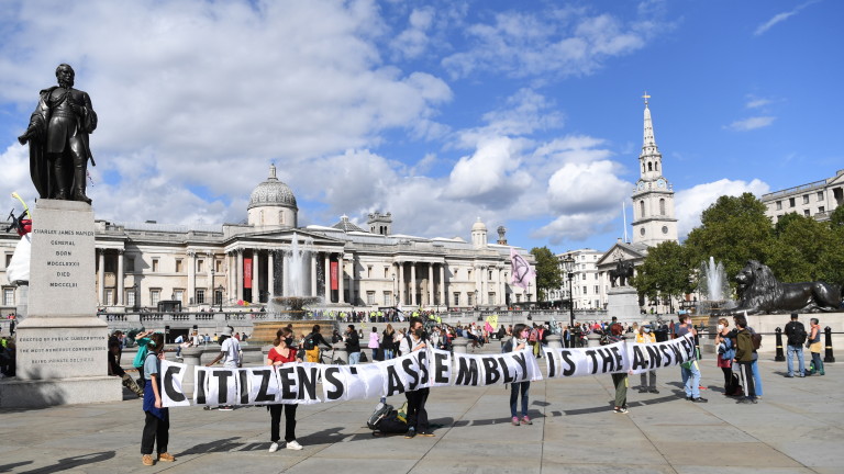 600 задържани на протести за климата в Лондон 