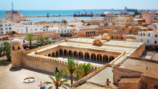 Западните държави се опасяват че икономическият колапс в Тунис може