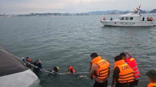 Броят на загиналите след като туристически круизен кораб с 53