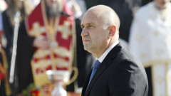 Радев се надява армията да мотивира младите