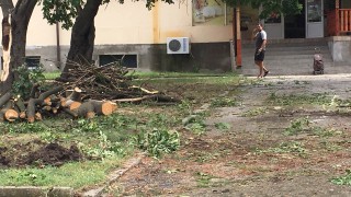 Пловдивски вход е застрашен от срутване заради ВиК авария