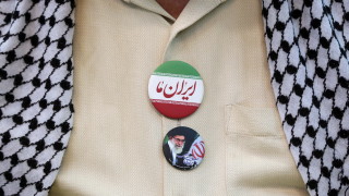 Началникът на Военноморските сили на Иран предупреди че Техеран следи