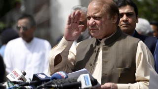 Върховният съд на Пакистан отстрани Наваз Шариф от поста на