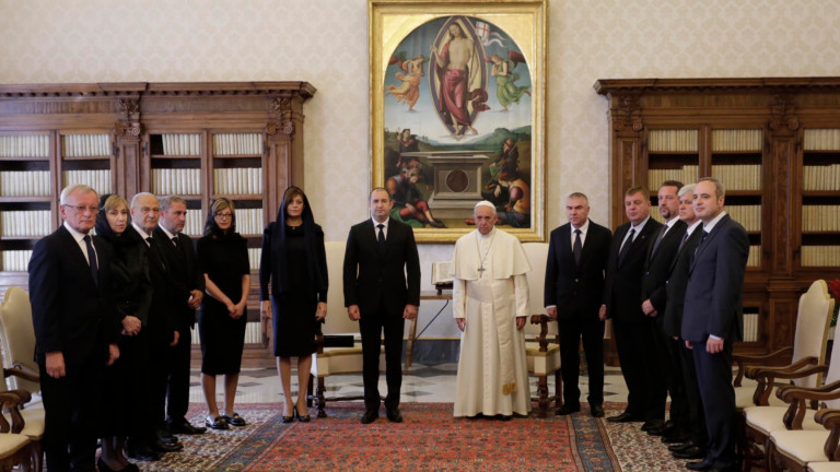 Президентството обясни с грама състава на делегацията ни във Ватикана