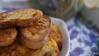 Кой не обича пържени филийки за закуска Ароматът им рано