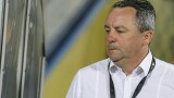 Разочарован и ядосан Славиша Стоянович се карал на левскарите 45 минути