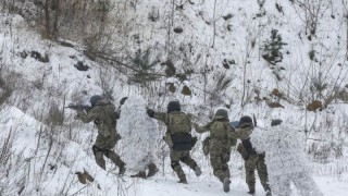 Лондон: Зимата затруднява маневрите на фронта и на Украйна, и на Русия