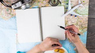 Туроператорът София тур и Холидей ЕООД обяви че прекратява дейността