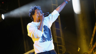 Джей Зи e първият хип хоп изпълнител в света чието състояние се