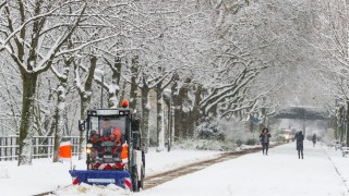 Лошо време отмени и забави множество полети на различни летища