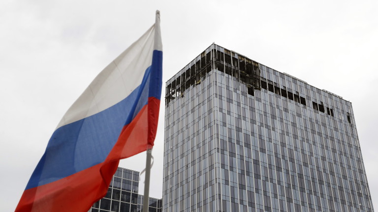 Два украински дрона са ударили два небостъргача в Москва, където