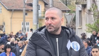 Бащата на загиналата в катастрофа Сияна Николай Попов отново
