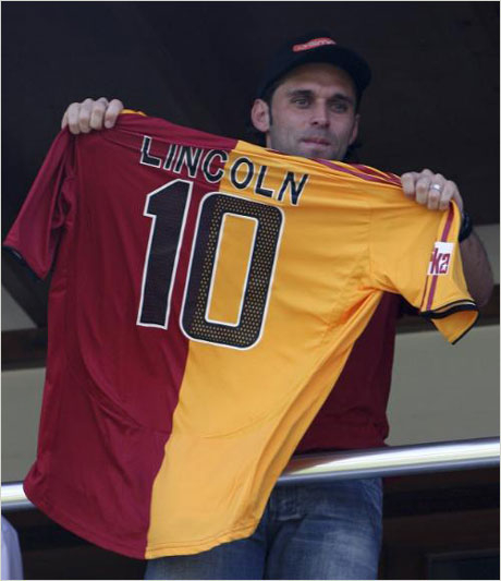 Галатасарай представи Линкълн