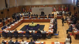 ЕС слага край на двойния стандарт при храните с общ фронт и ново законодателство