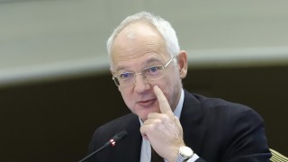 Отдавна е време за съкращения в администрация Ние като население