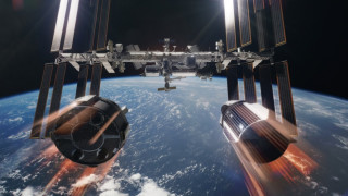 Въпреки планираното завръщане на американския екип и екипаж през тази