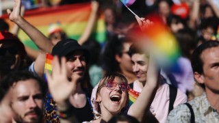 Не съм сигурен че Гей манифестацията гордо наречена прайд изискваше