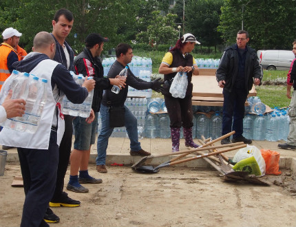 По 300 лева помощ за бедстващите семейства предлагат във Варна