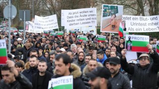 Протест на 800 българи в Кьолн