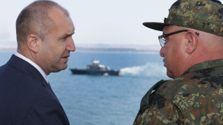 Президентът Румен Радев напусна военноморското учение Бриз около два часа