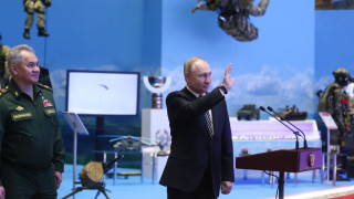 30 години са много време но някои исторически рани все