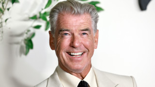 Иска ли Пиърс Броснан да бъде отново Джеймс Бонд, дори и като „сбръчкан, 72-годишен 007“