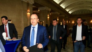 Земеделският министър иска повече мерки за биосигурност