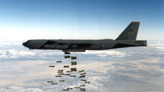 В понеделник Пентагонът е издал заповед шест бомбардировача B 52 да