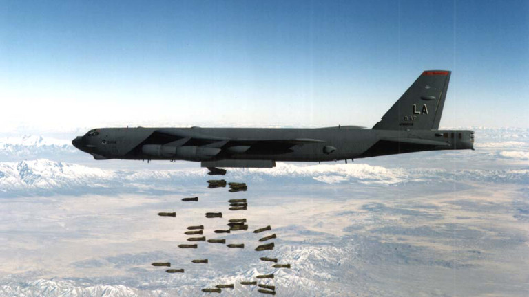 В понеделник Пентагонът е издал заповед шест бомбардировача B-52 да